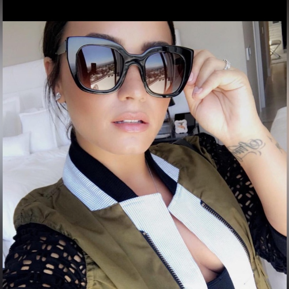 Thierry Lasry Swingy 1654 Sunglasses - Picture 6 of 7